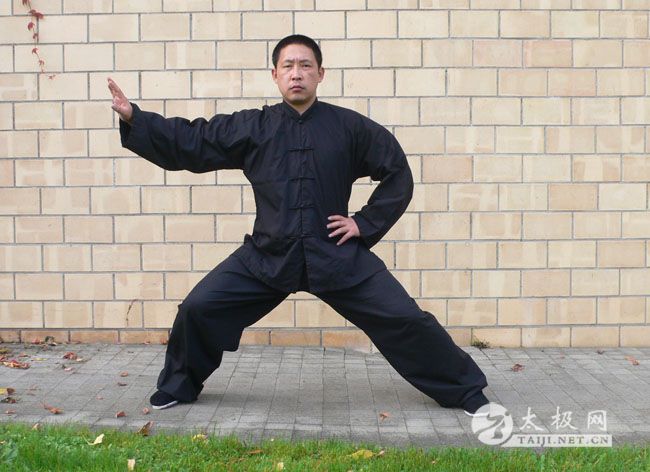 2006.10 Chen jun Mantel binden.jpg