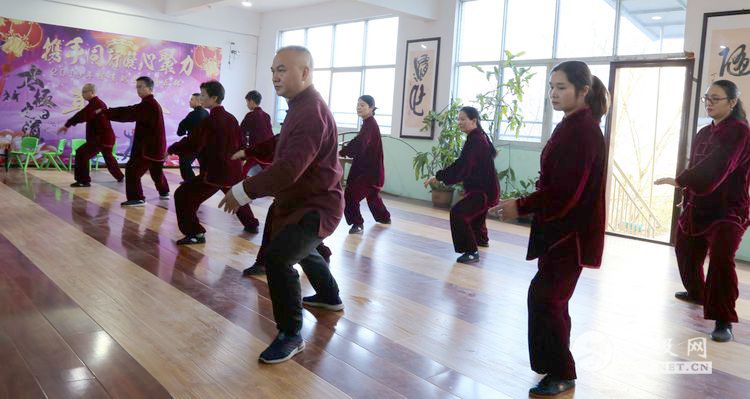 4be200b8e5e44e9ba2bf6dd769b05e82 (1).jpg